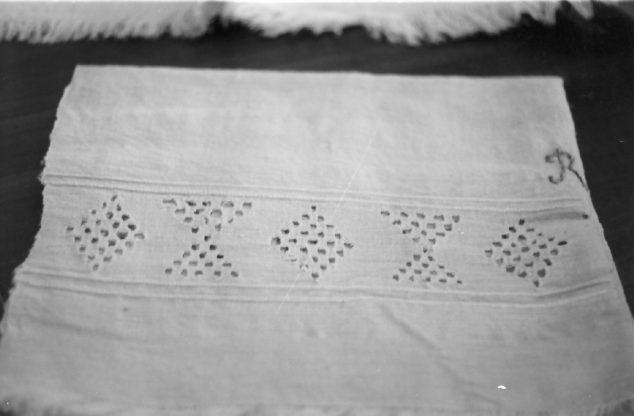 asciugamano, tessile di Caravona Rosa (contadina) (1938)
