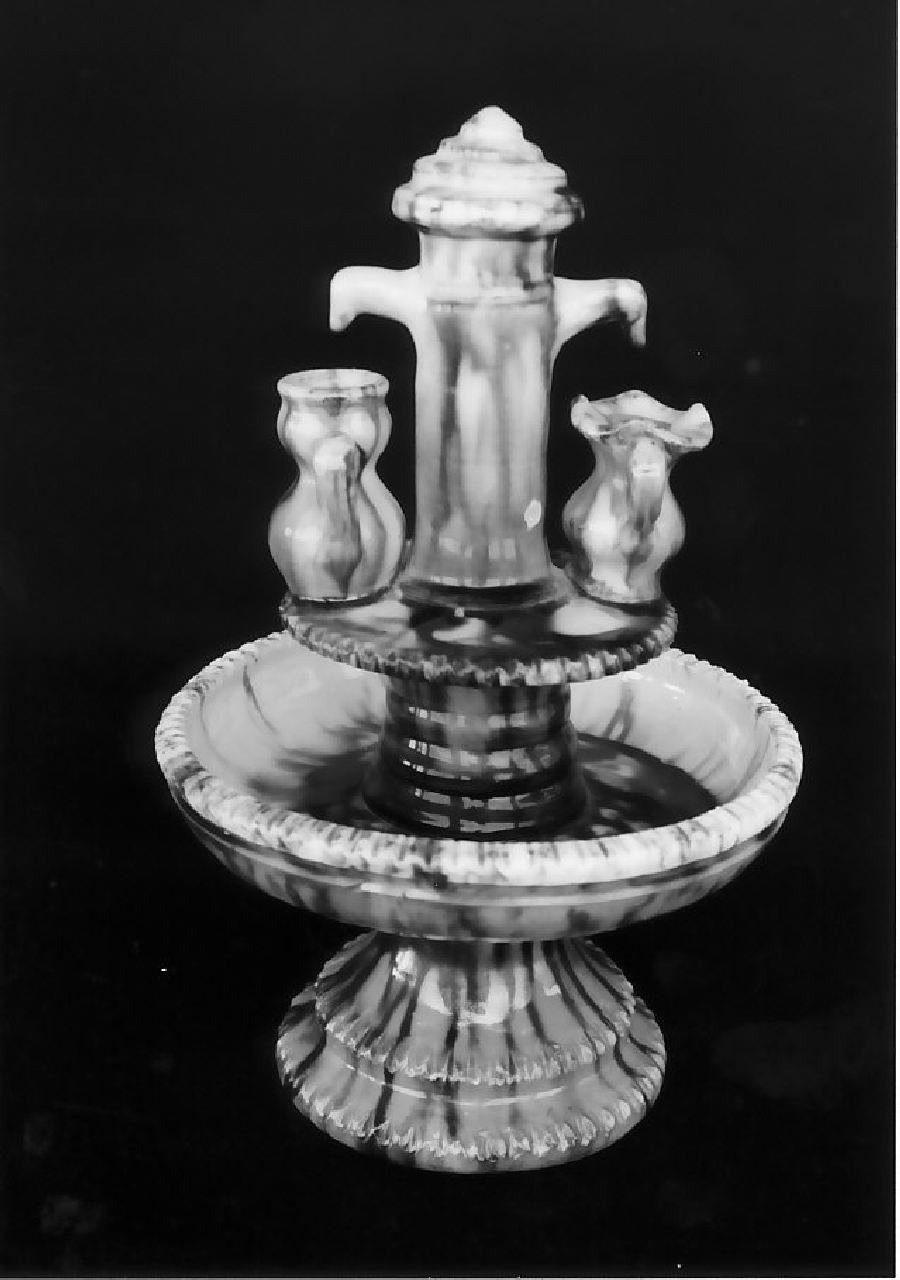 Fontana con fiori (soprammobile, ceramica) - produzione di Seminara (sec. XIX fine)