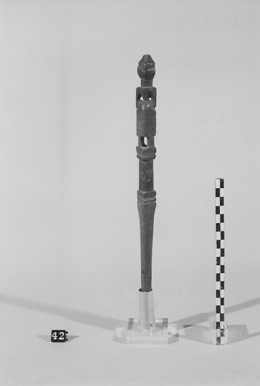 conocchia, strumenti per la filatura - artigianato pastorale (sec. XX prima metà)