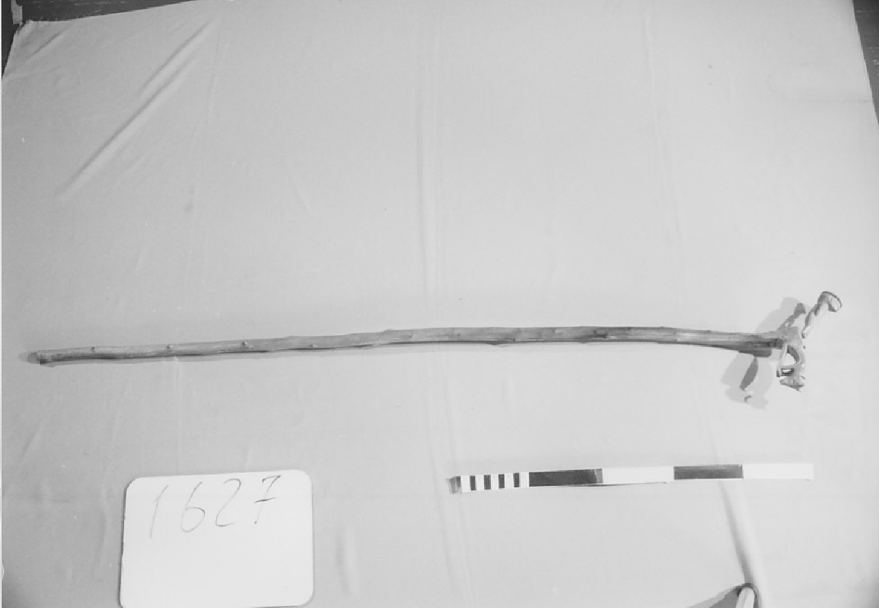 bastone, utensili per la pastorizia di Lombardi Satriani L, Rossi Alessandro (sec. XX seconda metà, sec. XX seconda metà)