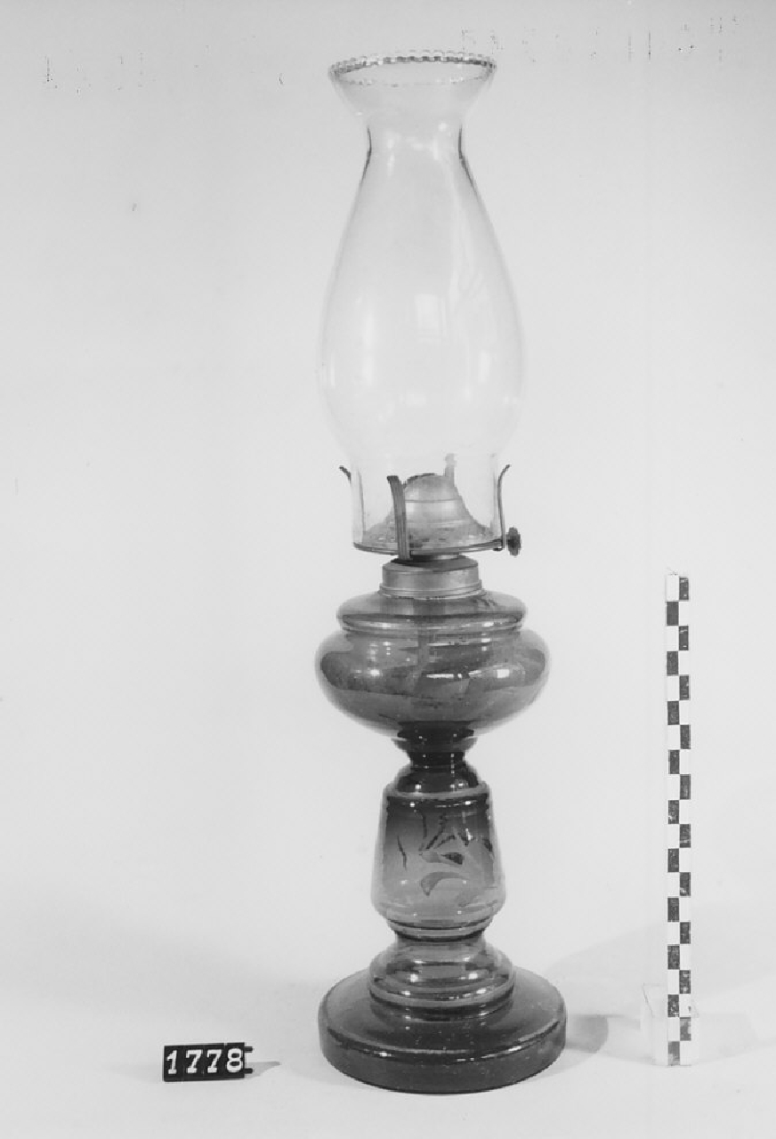 lume a petrolio, sistemi di illuminazione - produzione seriale (1976)