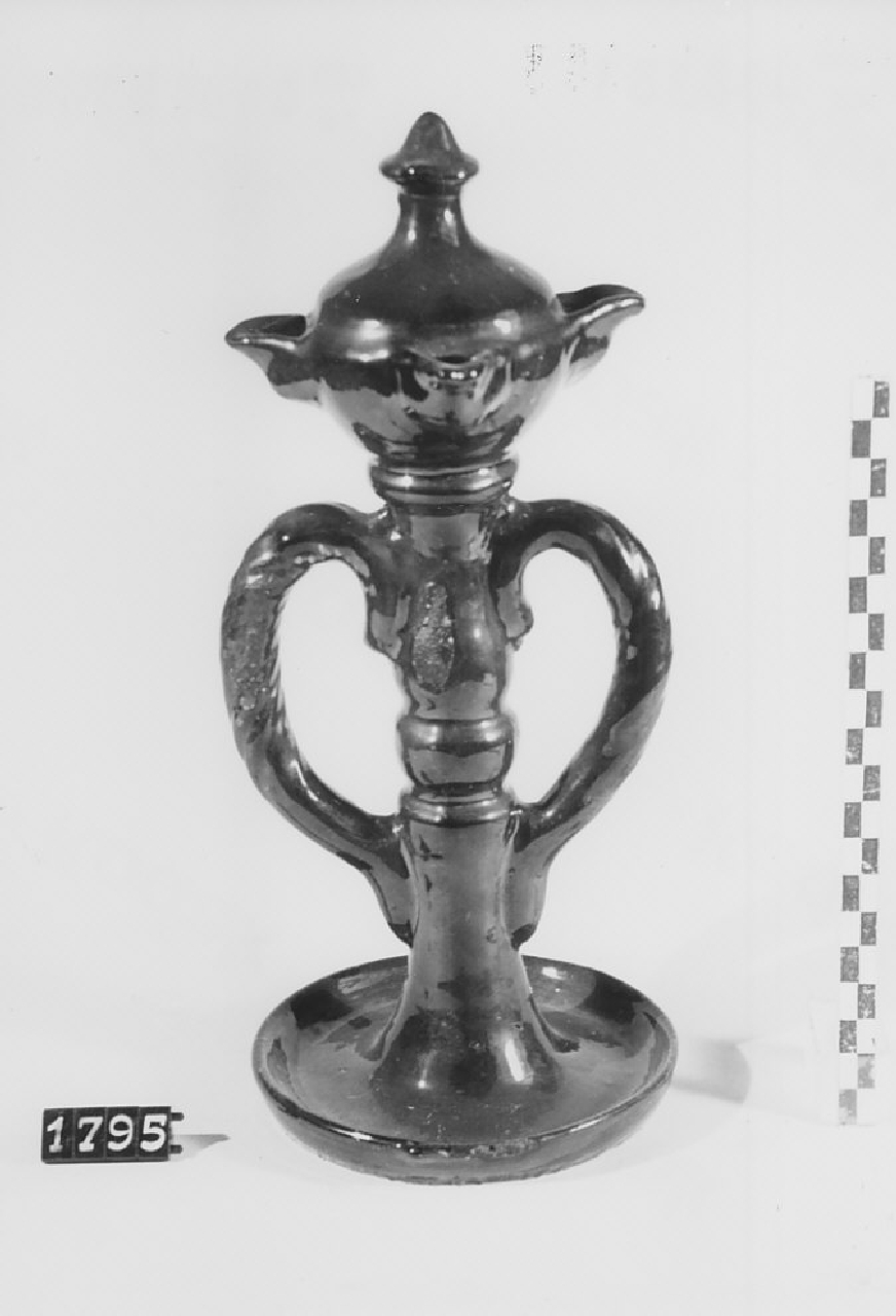 lucerna ad olio, sistemi di illuminazione - bottega del vasaio (secc. XIX fine/ XX inizio)