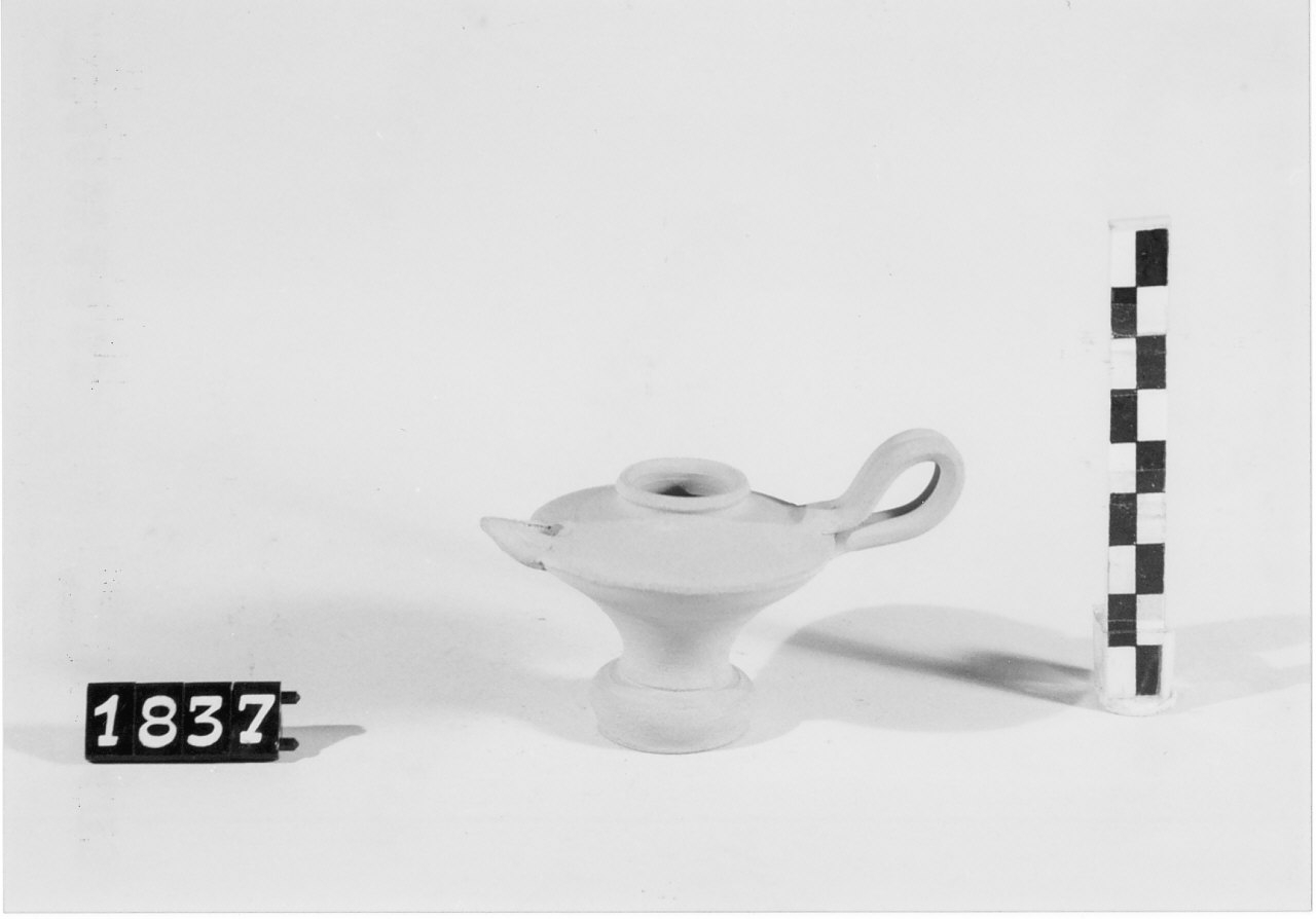 lucerna ad olio, sistemi di illuminazione - bottega del vasaio (sec. XX seconda metà)