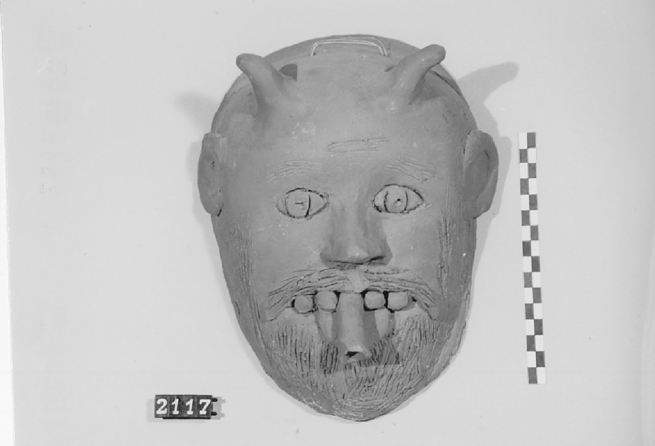 Volto diabolico (maschera, ceramica) - bottega del ceramista (sec. XX seconda metà)
