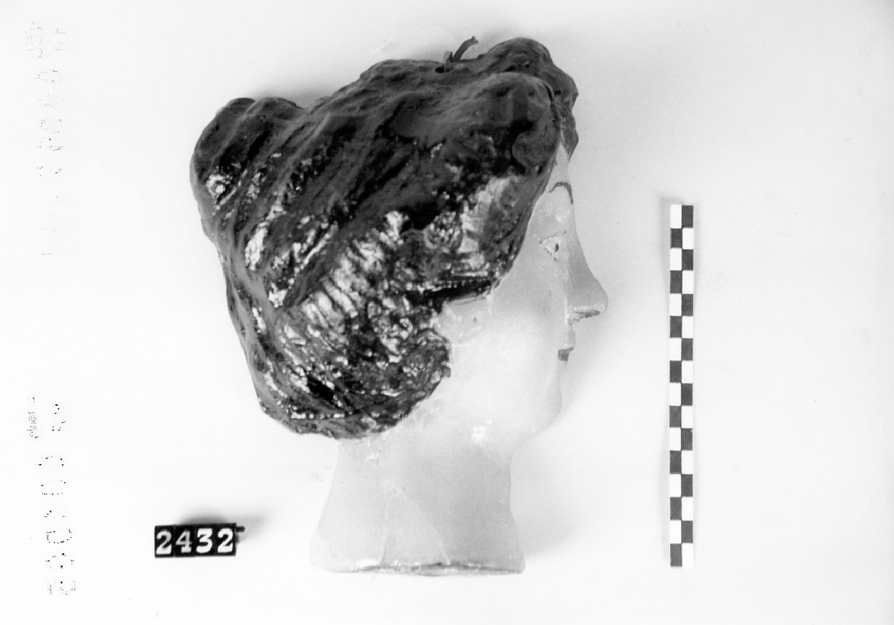 Profilo femminile (ex voto) - bottega Surace (1950-1980)