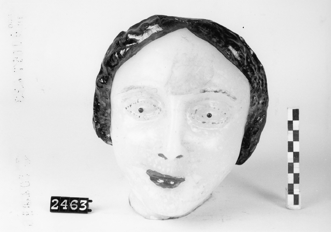 Testa femminile (ex voto) - bottega Surace (1950-1980)
