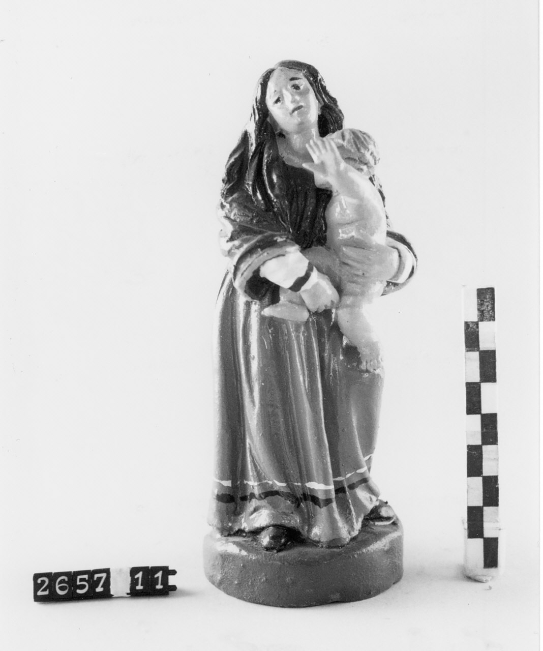 Donna con bambino (statuetta da presepe, religiosità popolare) - bottega del ceramista (1968 ca)