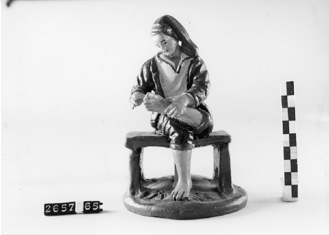 Uomo che si estrae una spina (statuetta da presepe, religiosità popolare) - bottega del ceramista (1968 ca)