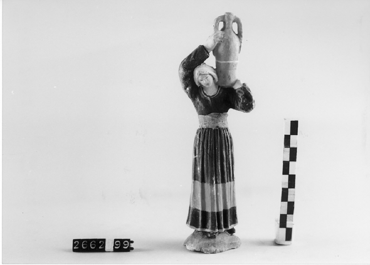 Donna con anfora (statuetta da presepe, religiosità popolare) - ambito di Antonio Rotondo (1915 ca)