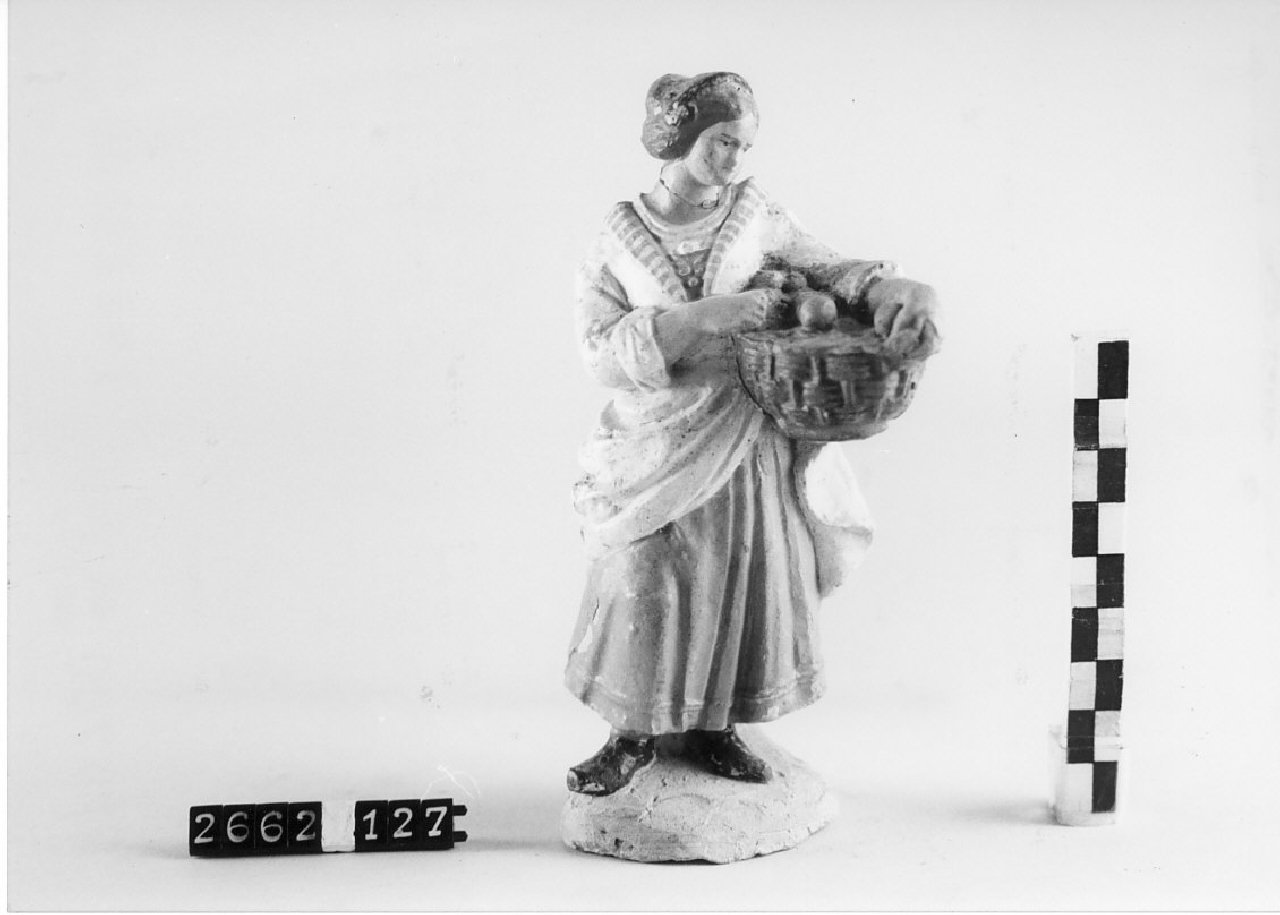 Donna con cesta di frutta (statuetta da presepe, religiosità popolare) - ambito di Antonio Rotondo (1915 ca)
