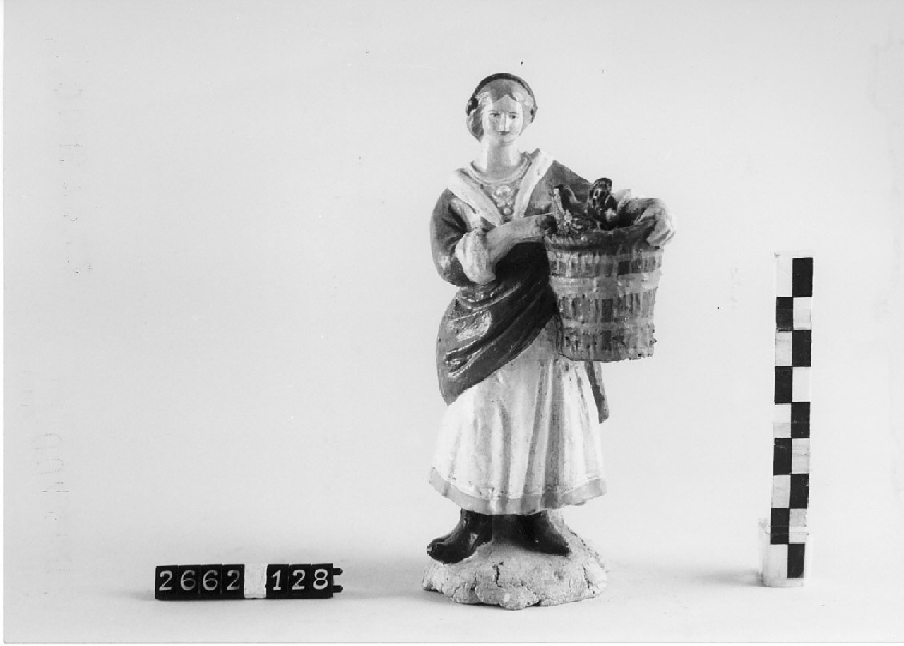 Donna con canestro (statuetta da presepe, religiosità popolare) - ambito di Antonio Rotondo (1915 ca)