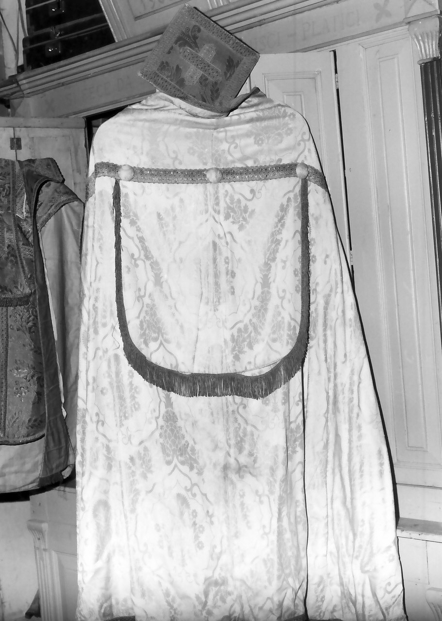 piviale - manifattura Italia meridionale (sec. XIX)