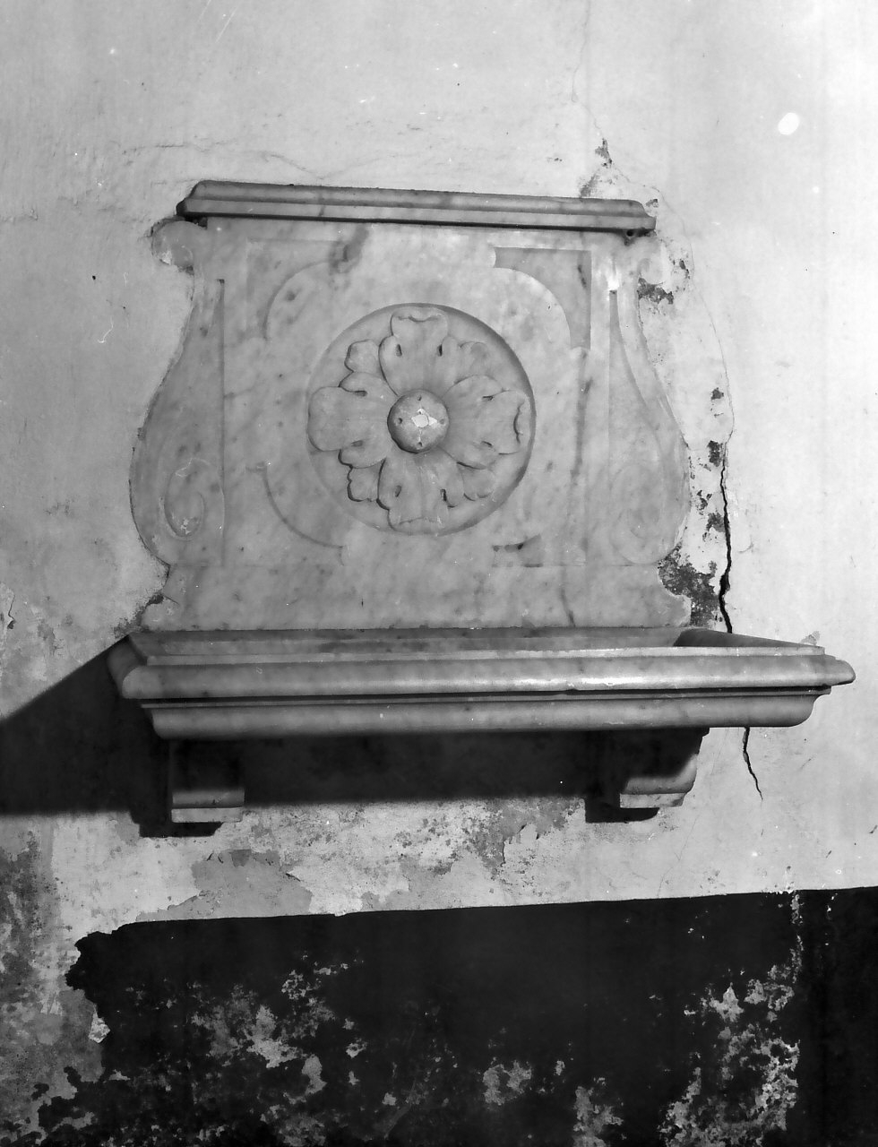 acquasantiera da parete, opera isolata - bottega calabrese (sec. XVIII)