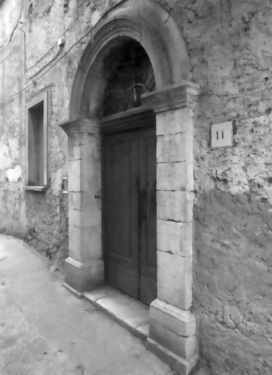portale - ad arco - bottega calabrese (fine sec. XIX)