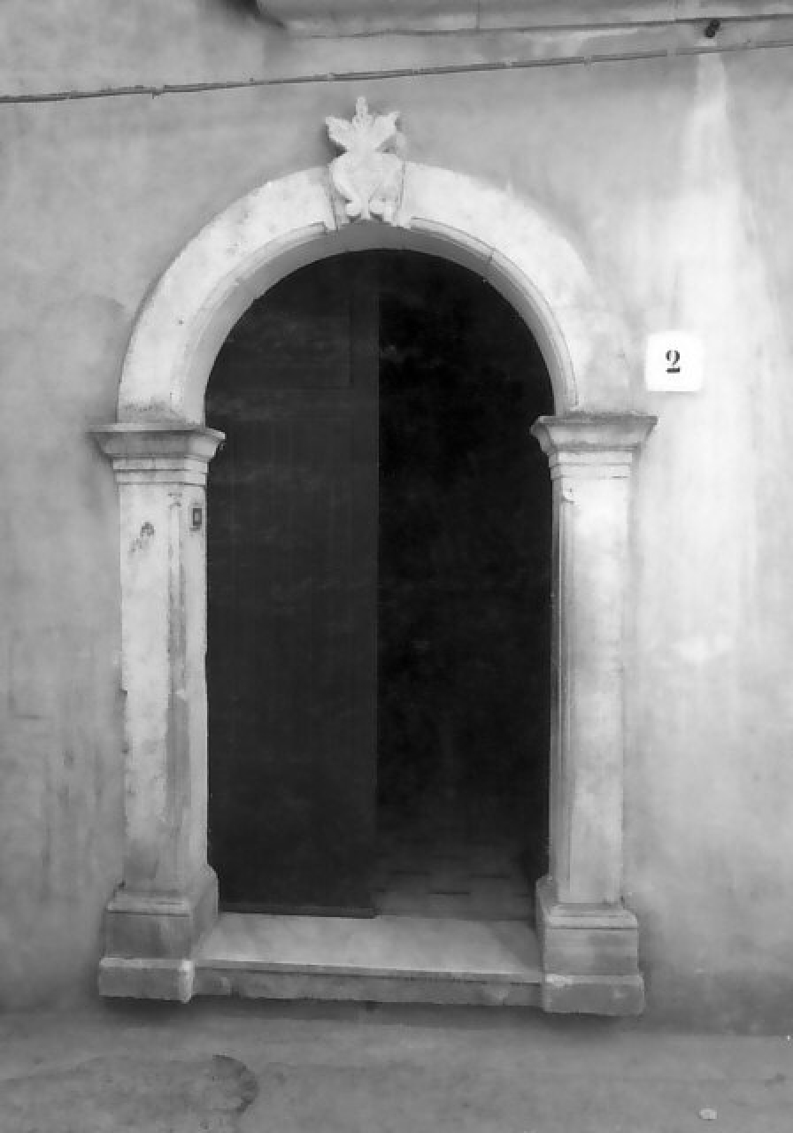 portale - ad arco - bottega calabrese (sec. XIX)