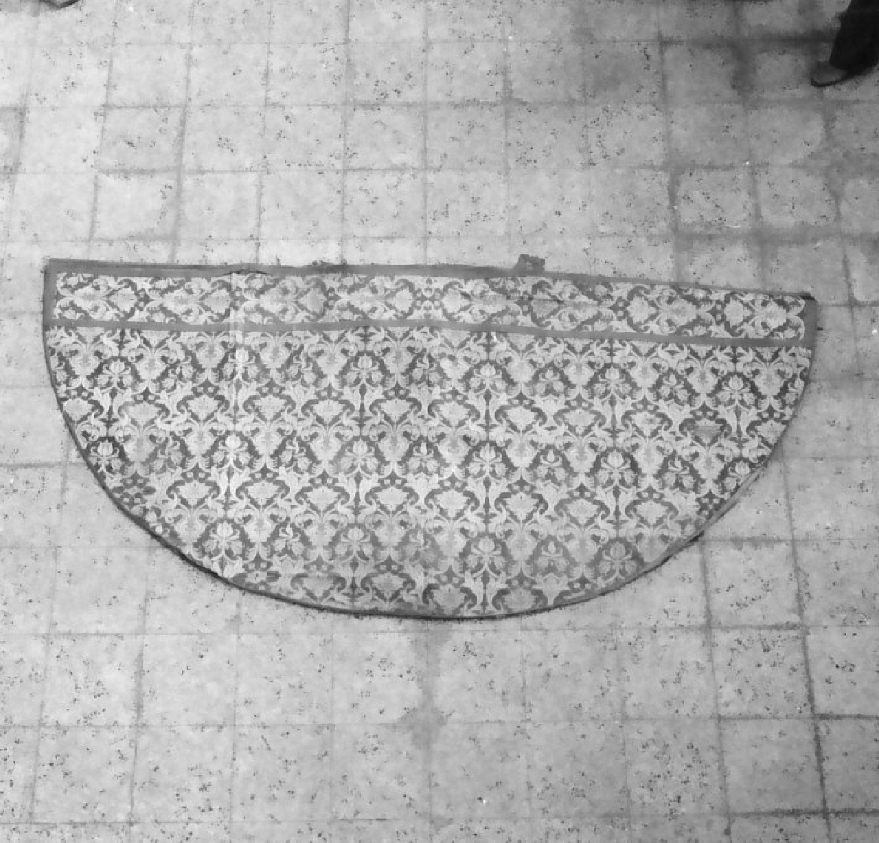 piviale, opera isolata - manifattura calabrese (sec. XVIII)