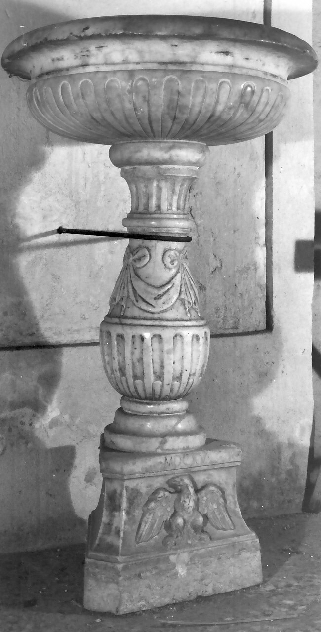 acquasantiera - a fusto - bottega calabrese (sec. XVII)