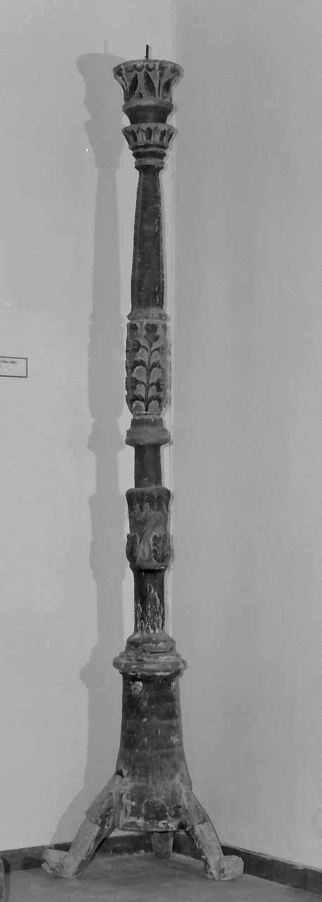 base per il cero pasquale, opera isolata di Frate Giustino da Bisignano (seconda metà sec. XIX)