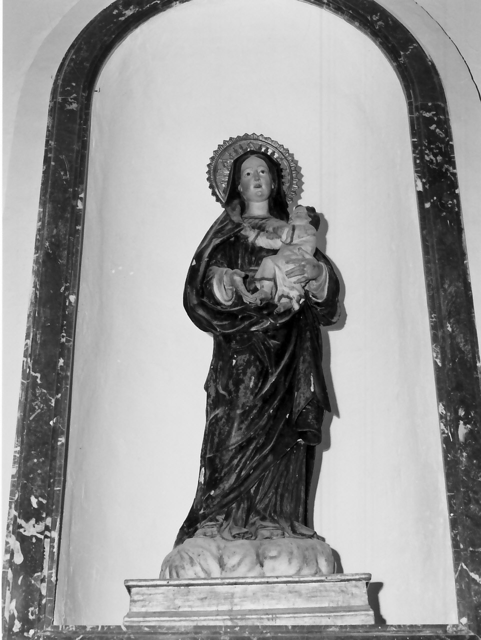 Madonna delle Grazie, Madonna con Bambino (statua, opera isolata) - bottega Italia meridionale (prima metà sec. XIX)