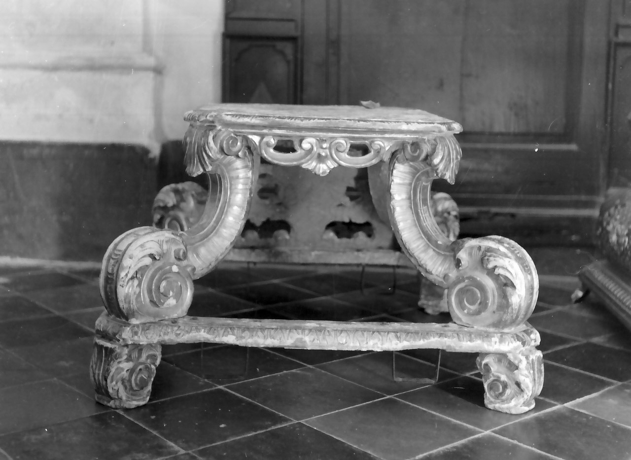 piedistallo di statua, opera isolata - bottega calabrese (fine/inizio secc. XVIII/ XIX)