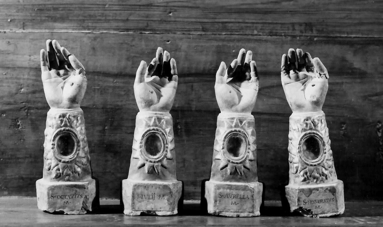 reliquiario antropomorfo - a braccio, serie - bottega Italia meridionale (sec. XVII)