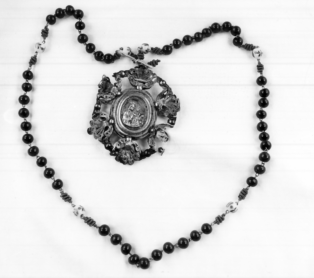 corona del rosario, elemento d'insieme - bottega Italia meridionale (sec. XIX)