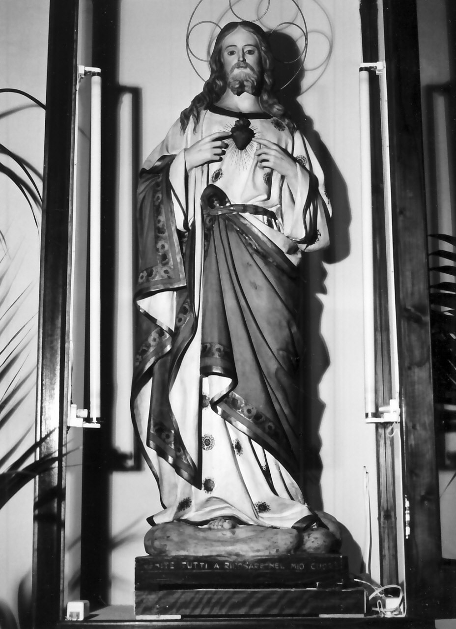 Sacro Cuore di Gesù (statua, opera isolata) - bottega Italia meridionale (sec. XX)