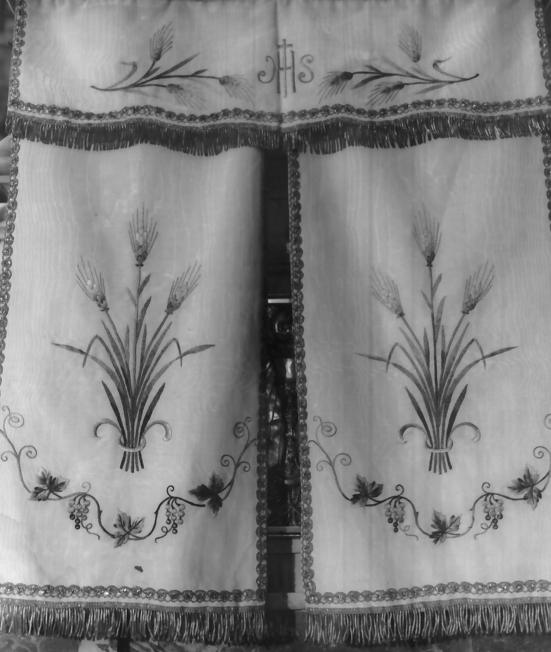 conopeo di tabernacolo, opera isolata - manifattura calabrese (sec. XX)