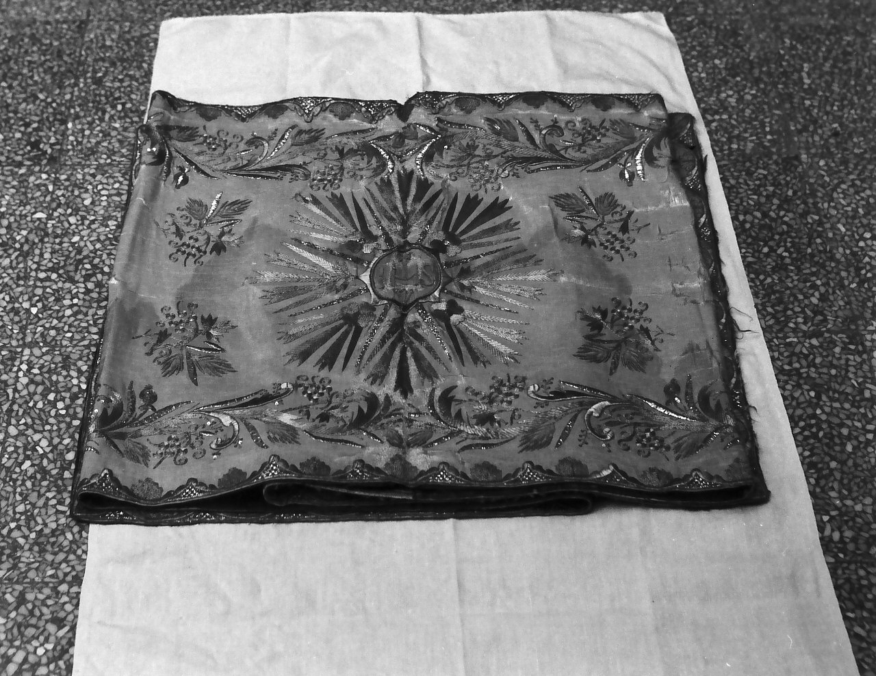 paliotto - manifattura Italia meridionale (sec. XIX)