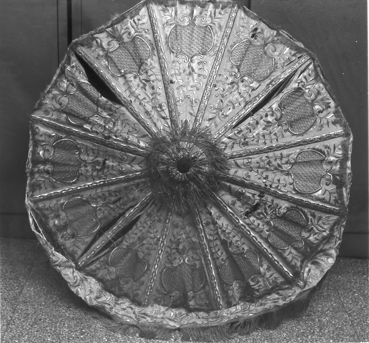 ombrellino processionale - manifattura Italia meridionale (sec. XIX)