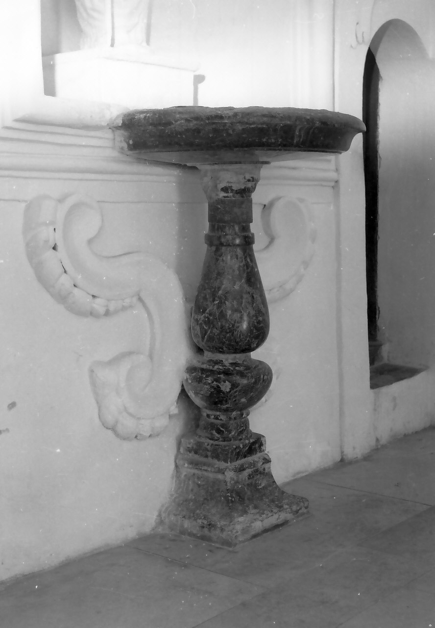 acquasantiera - a fusto - bottega calabrese (fine sec. XVIII)