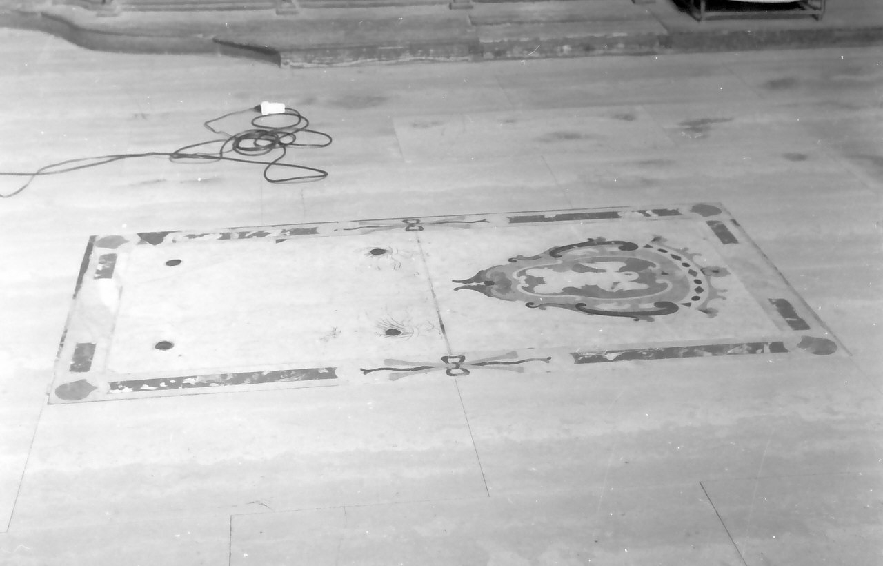 stemma (decorazione plastica) - bottega calabrese (sec. XVIII)