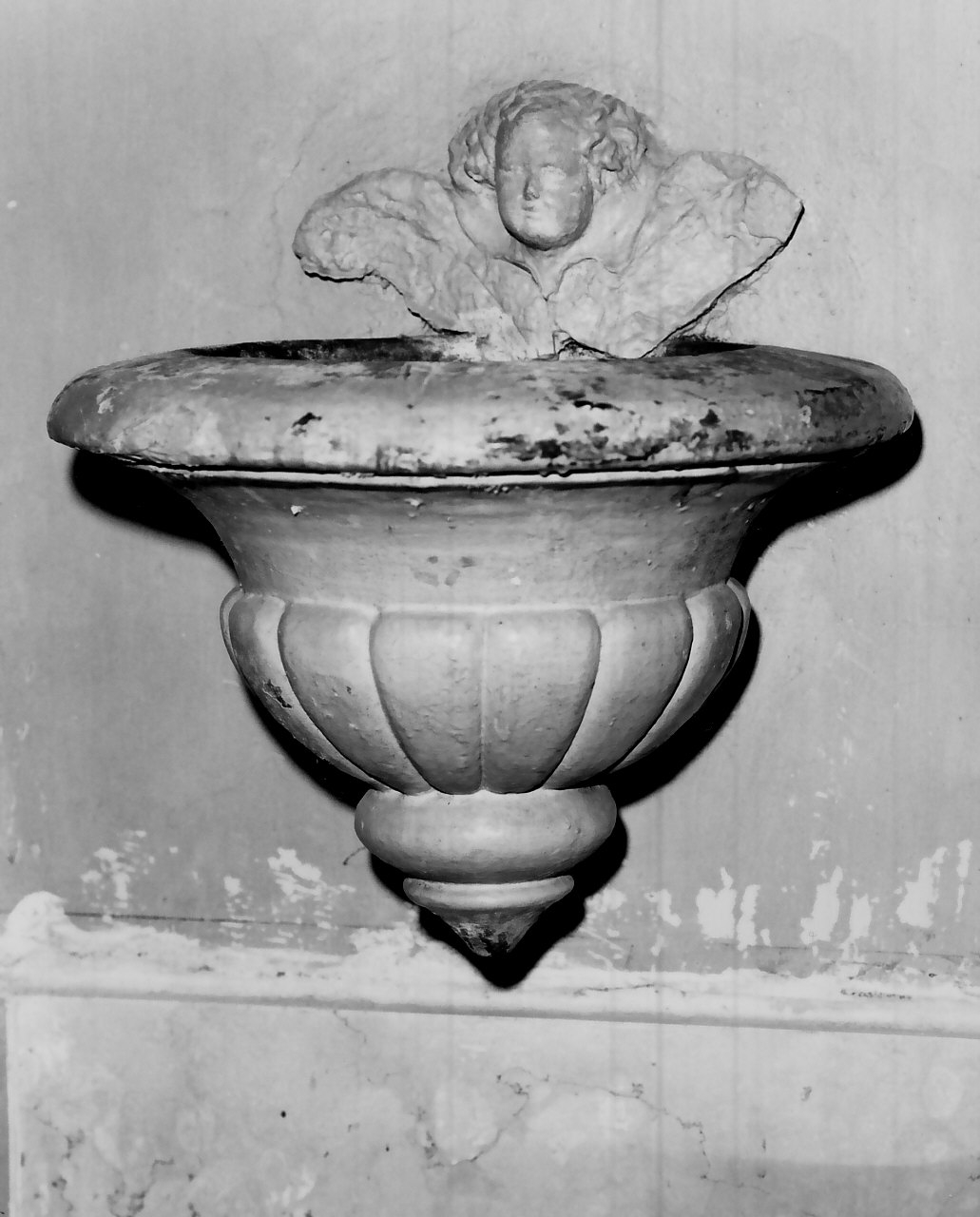 acquasantiera da parete, opera isolata - bottega calabrese (sec. XVII)