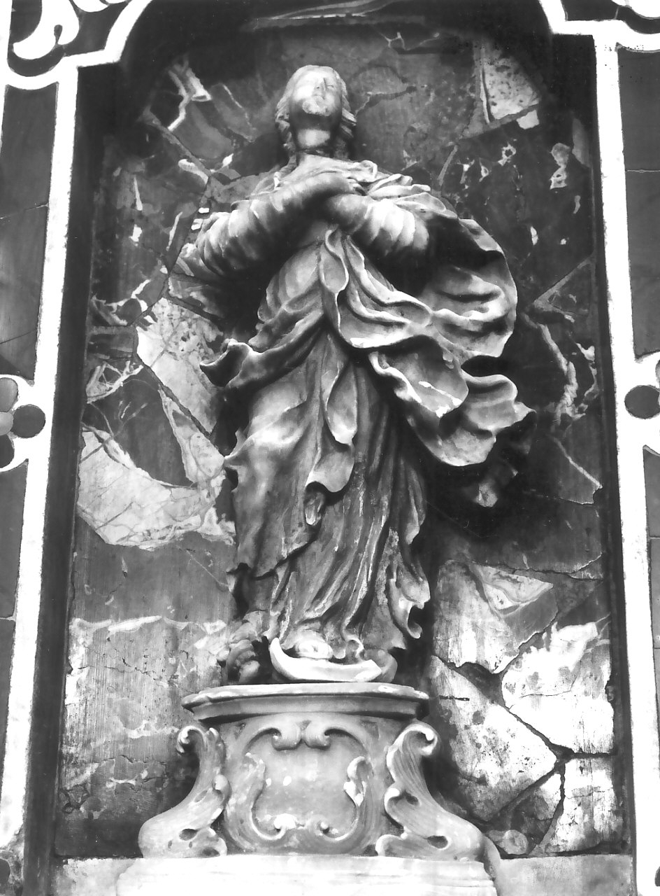 Madonna Immacolata (statua, elemento d'insieme) - bottega Italia meridionale (sec. XVIII)