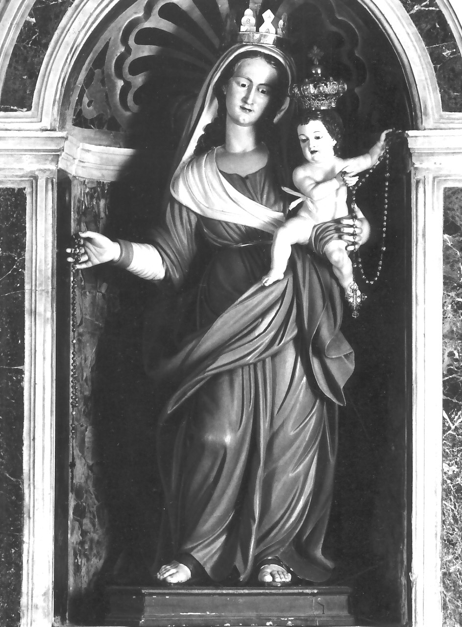 Madonna del Rosario, Madonna con Bambino (statua, opera isolata) - bottega Italia meridionale (fine sec. XVIII)