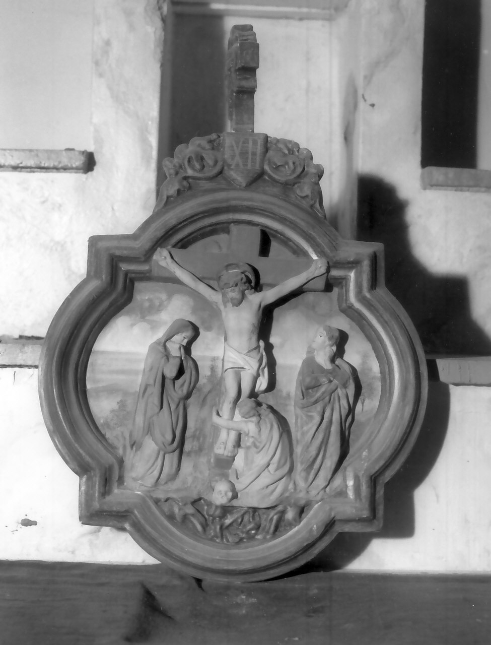 stazione XII: Gesù innalzato e morto in croce (Via Crucis, ciclo) - bottega calabrese (inizio sec. XX)