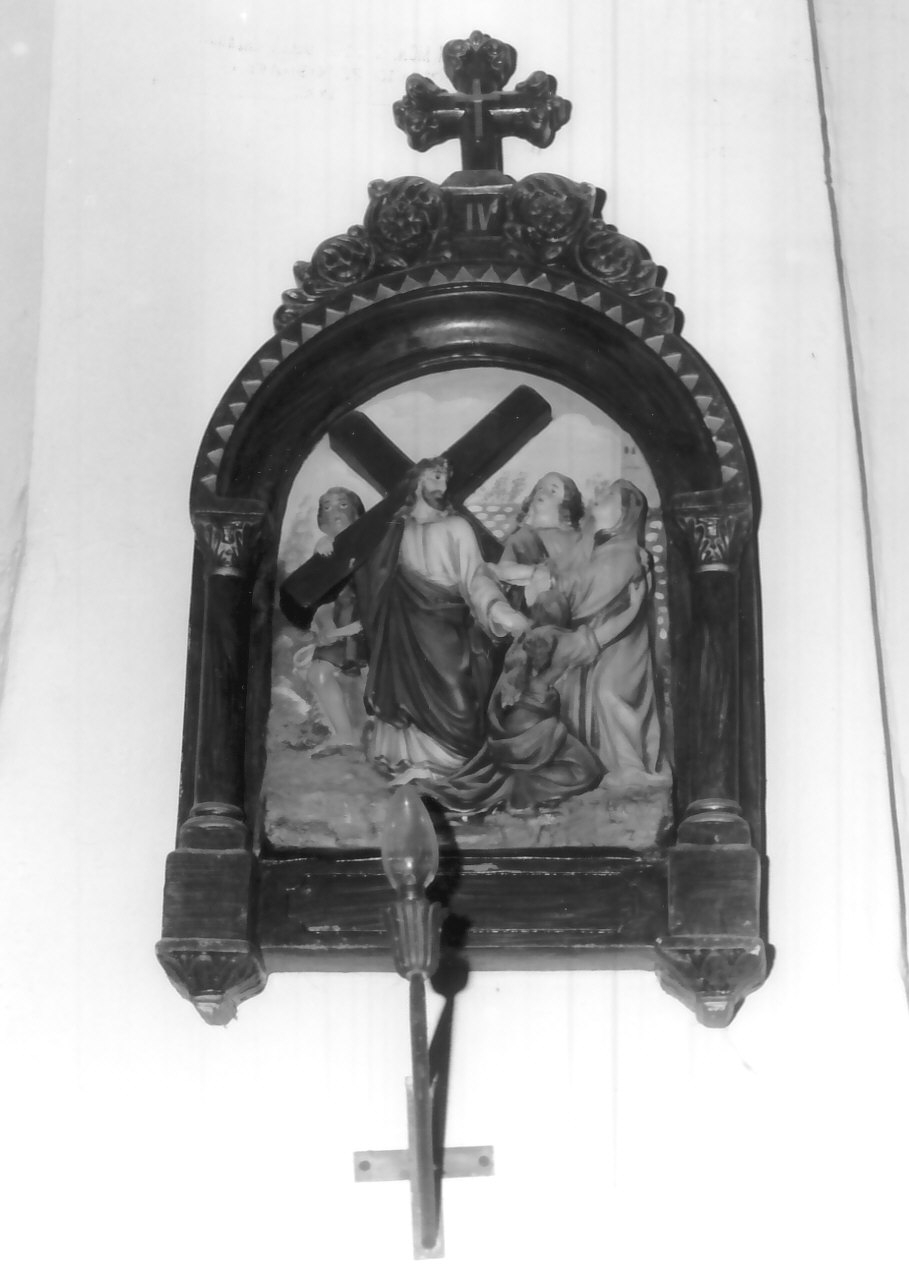 stazione IV: Gesù incontra la Madonna (Via Crucis, elemento d'insieme) - bottega calabrese (inizio sec. XX)