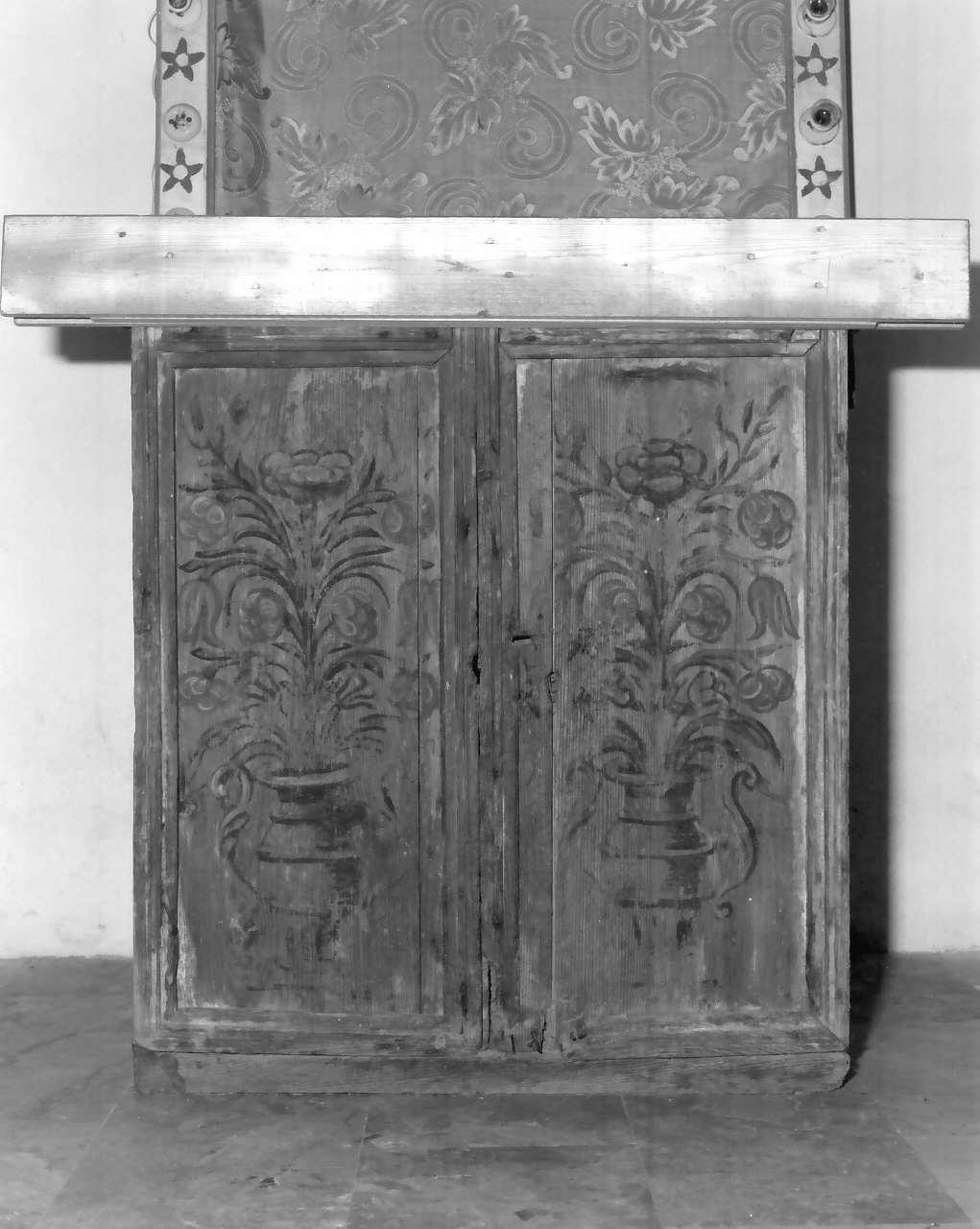 mobile, opera isolata - bottega Italia meridionale (sec. XVIII)