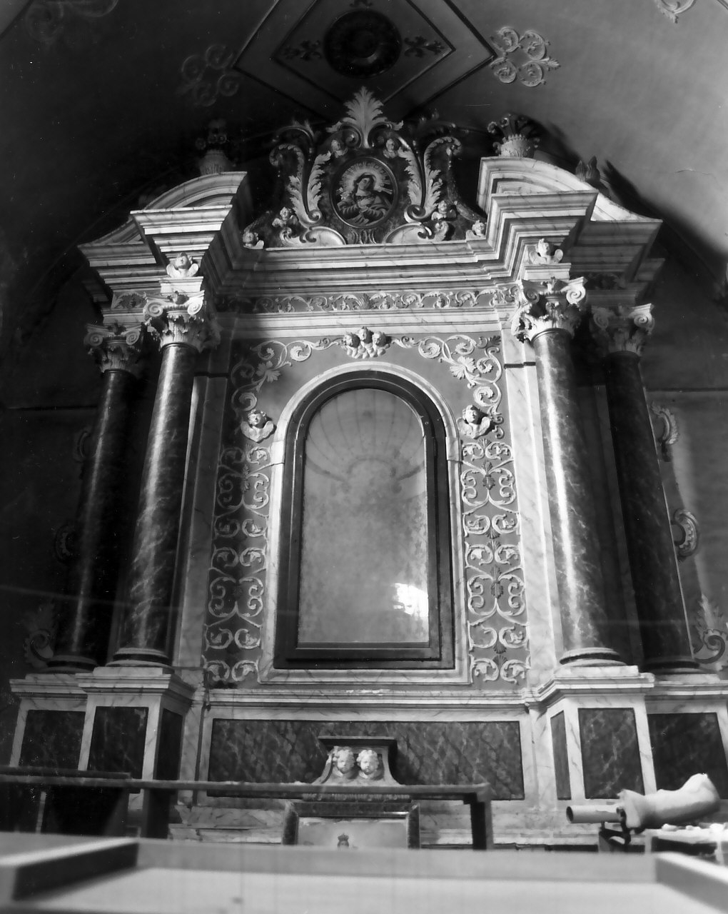 altare, complesso decorativo - bottega Italia meridionale (fine sec. XVIII)