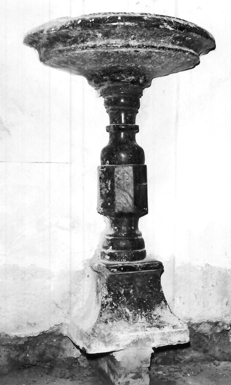 acquasantiera - a fusto, opera isolata - bottega calabrese (seconda metà sec. XVIII)