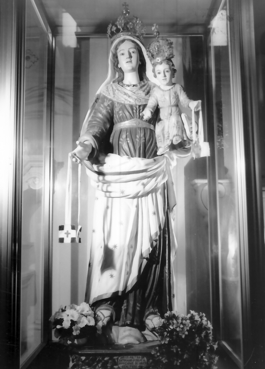 Madonna del Carmelo (statua, opera isolata) di Drosi Pietro (sec. XX)