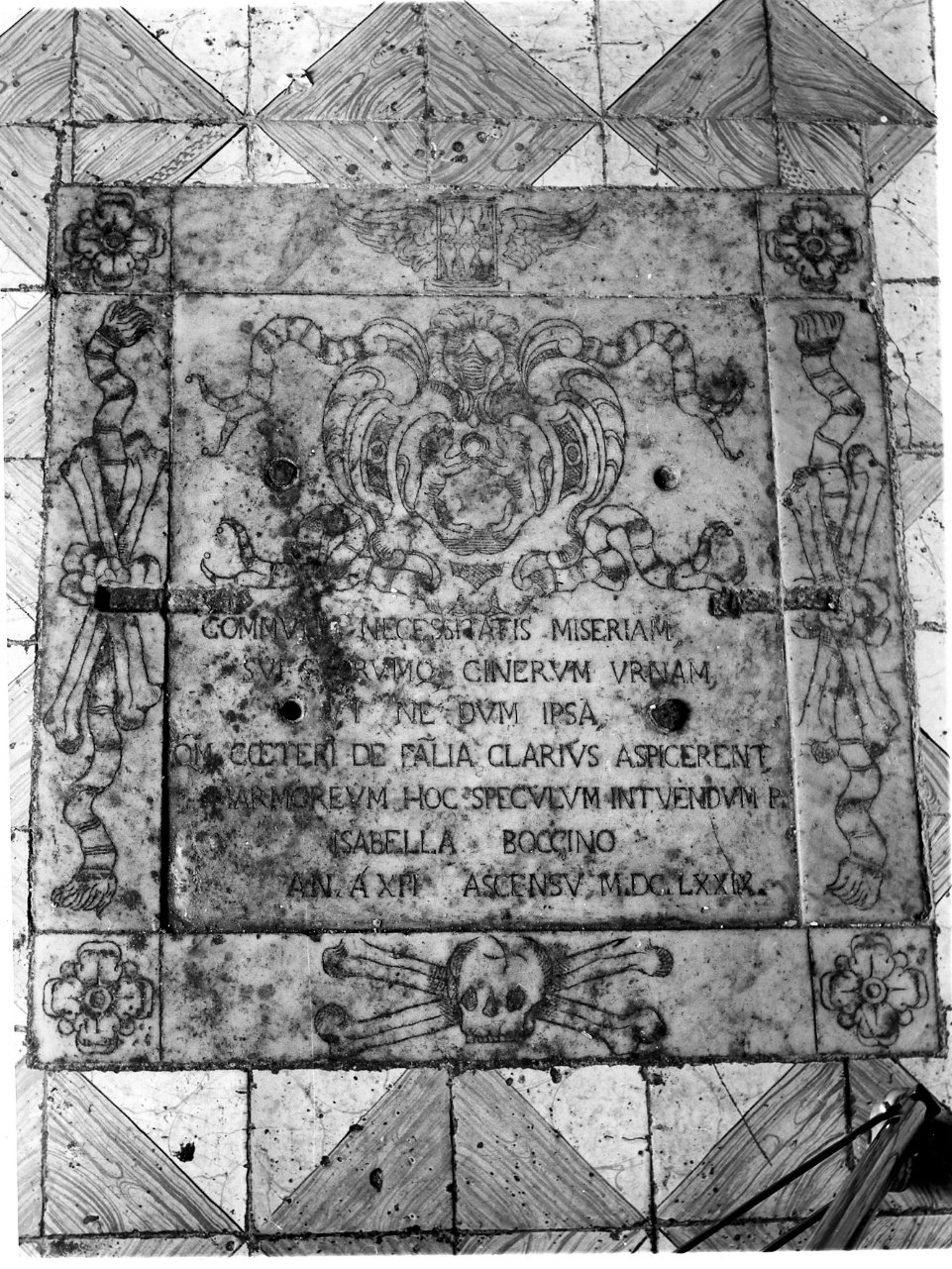 lastra tombale - bottega campana (sec. XVII)