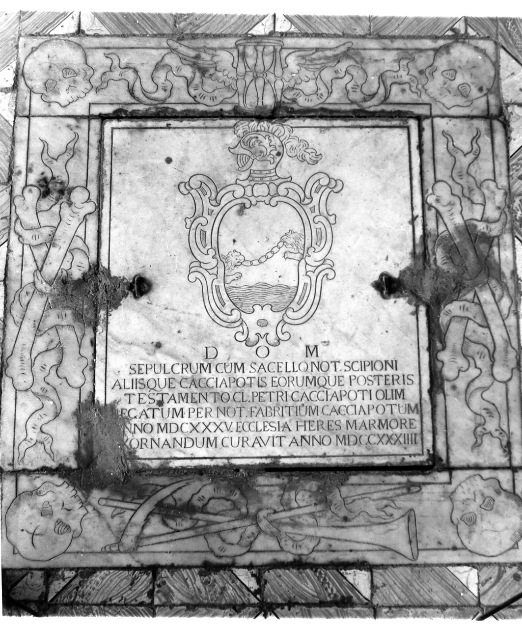 lastra tombale - bottega campana (sec. XVIII)