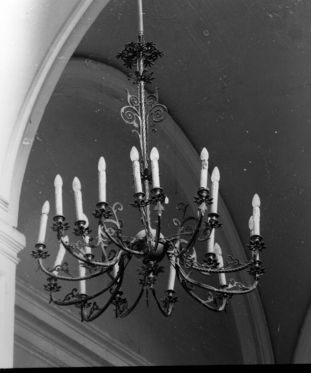 lampadario - a bracci, serie - bottega napoletana (seconda metà sec. XIX)