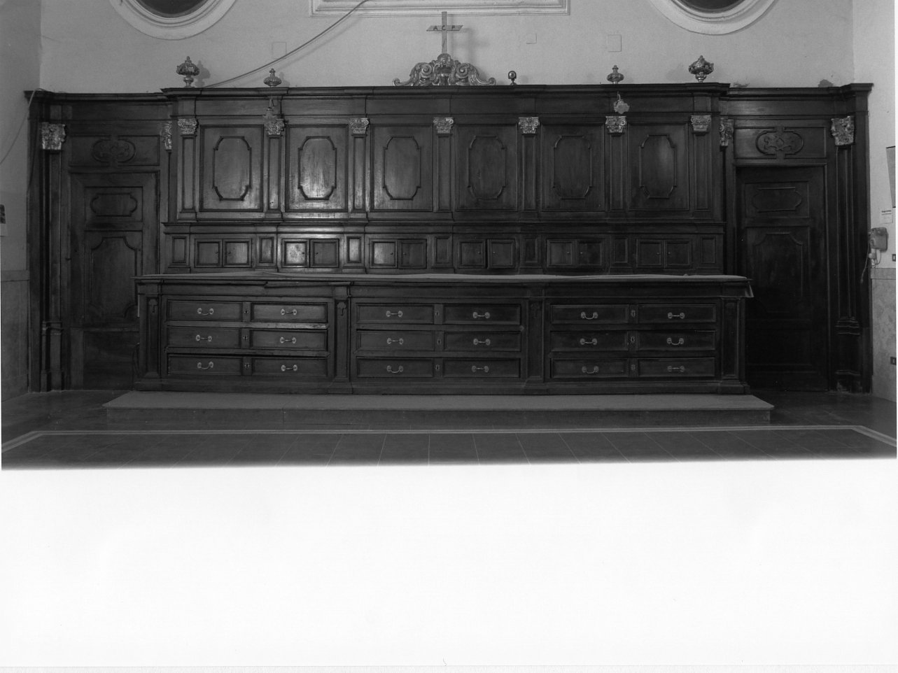 armadio da sacrestia, serie - bottega napoletana (metà sec. XVIII)