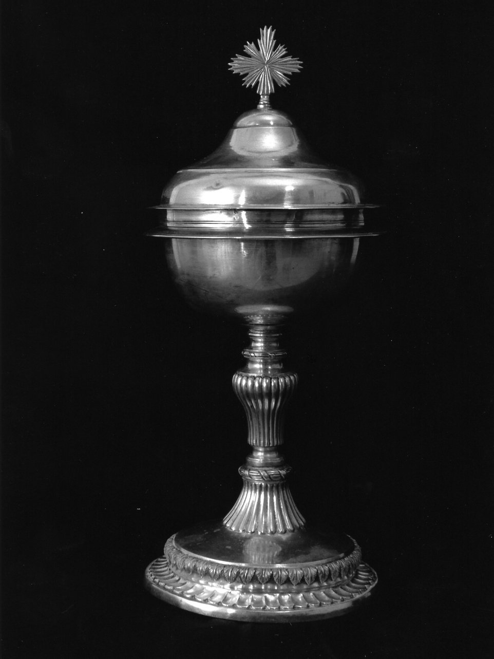 pisside - bottega napoletana (primo quarto sec. XX)