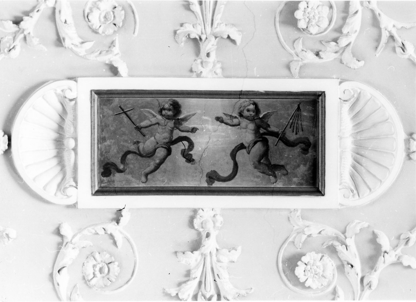 angeli con i simboli della passione (decorazione pittorica) - bottega napoletana (prima metà sec. XVIII)