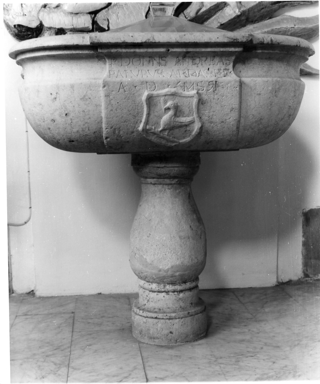 fonte battesimale - bottega napoletana (sec. XVI)