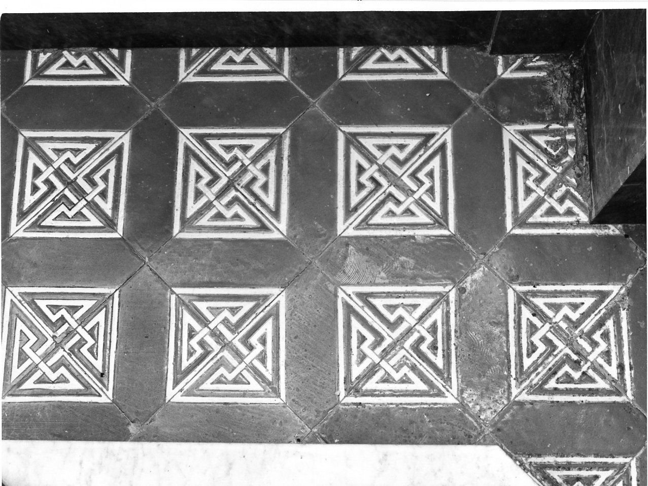 pavimento - bottega napoletana (seconda metà sec. XIX)