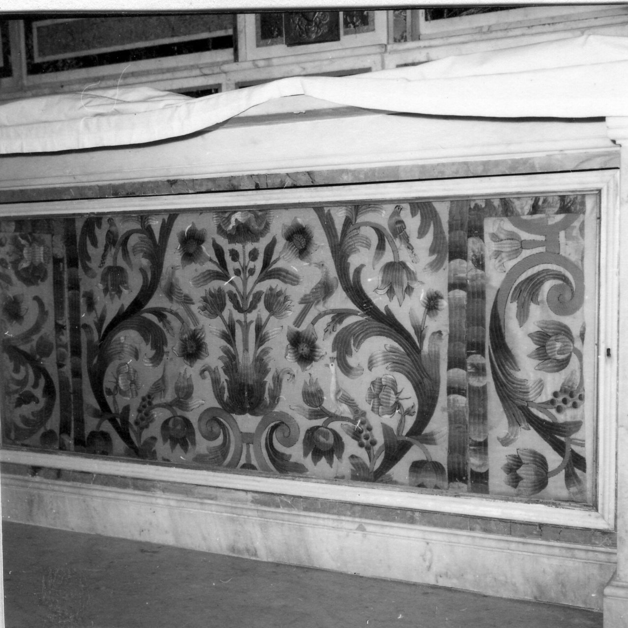 paliotto - manifattura napoletana (seconda metà sec. XVII)